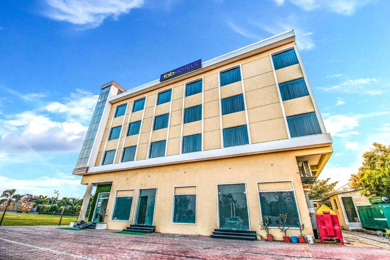 Fabhotel Amrit Greens Indore Airport Eksteriør billede