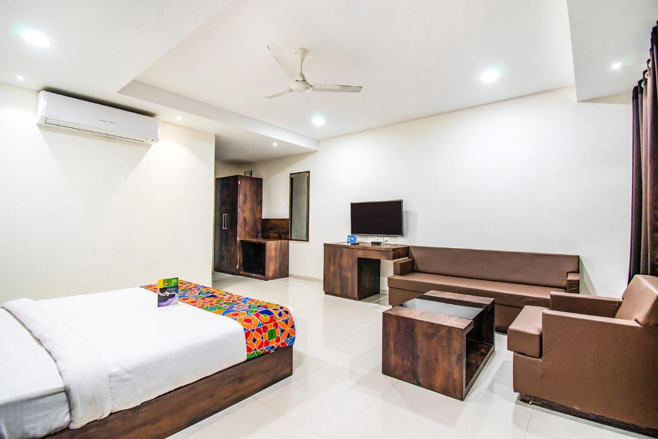Fabhotel Amrit Greens Indore Airport Eksteriør billede