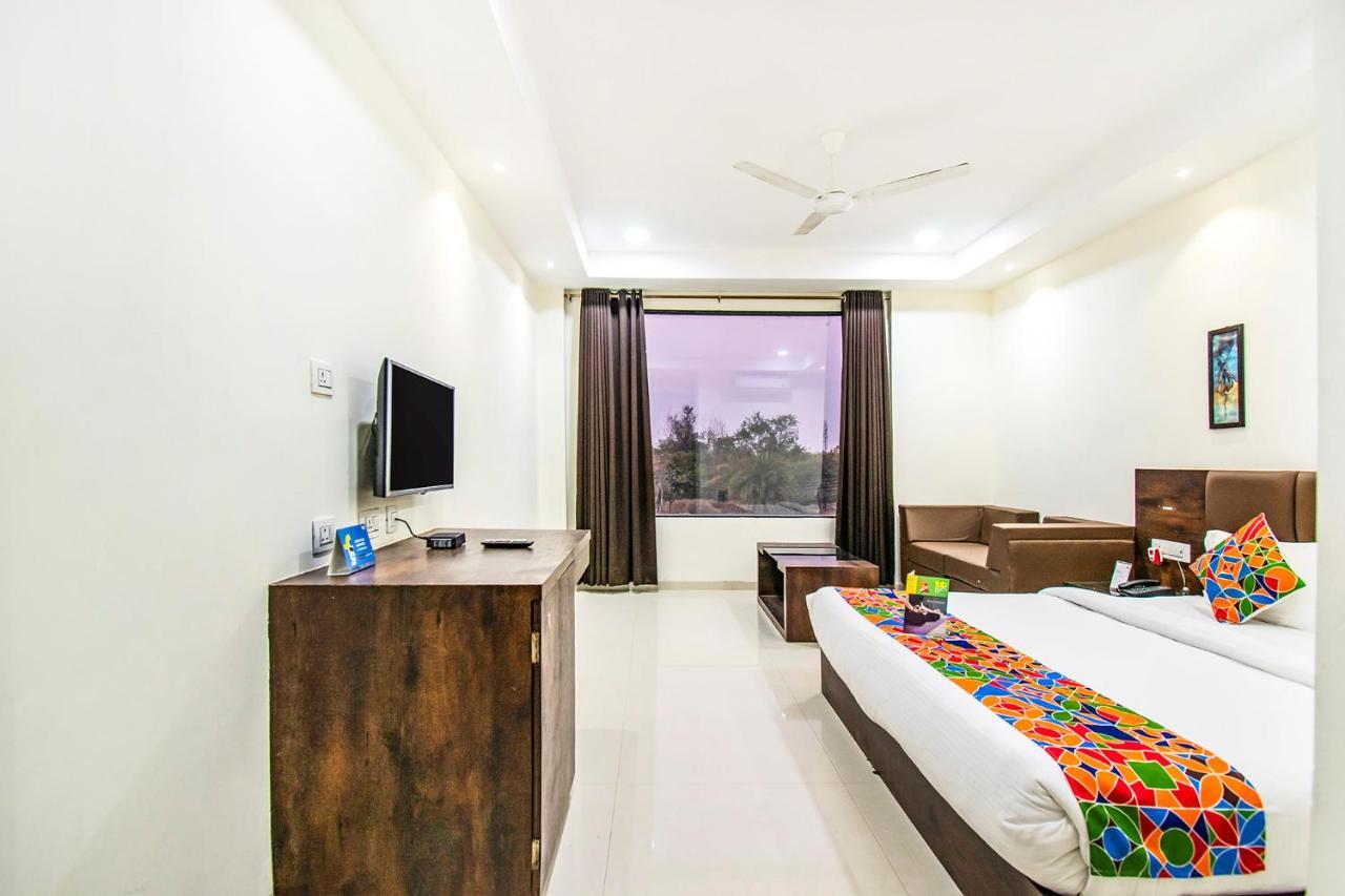 Fabhotel Amrit Greens Indore Airport Eksteriør billede