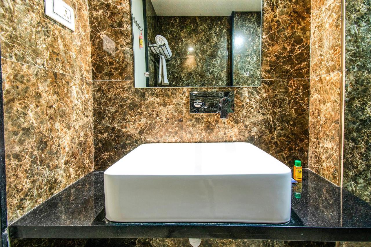 Fabhotel Amrit Greens Indore Airport Eksteriør billede