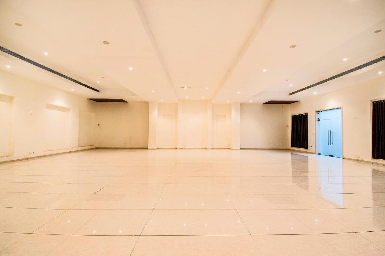 Fabhotel Amrit Greens Indore Airport Eksteriør billede