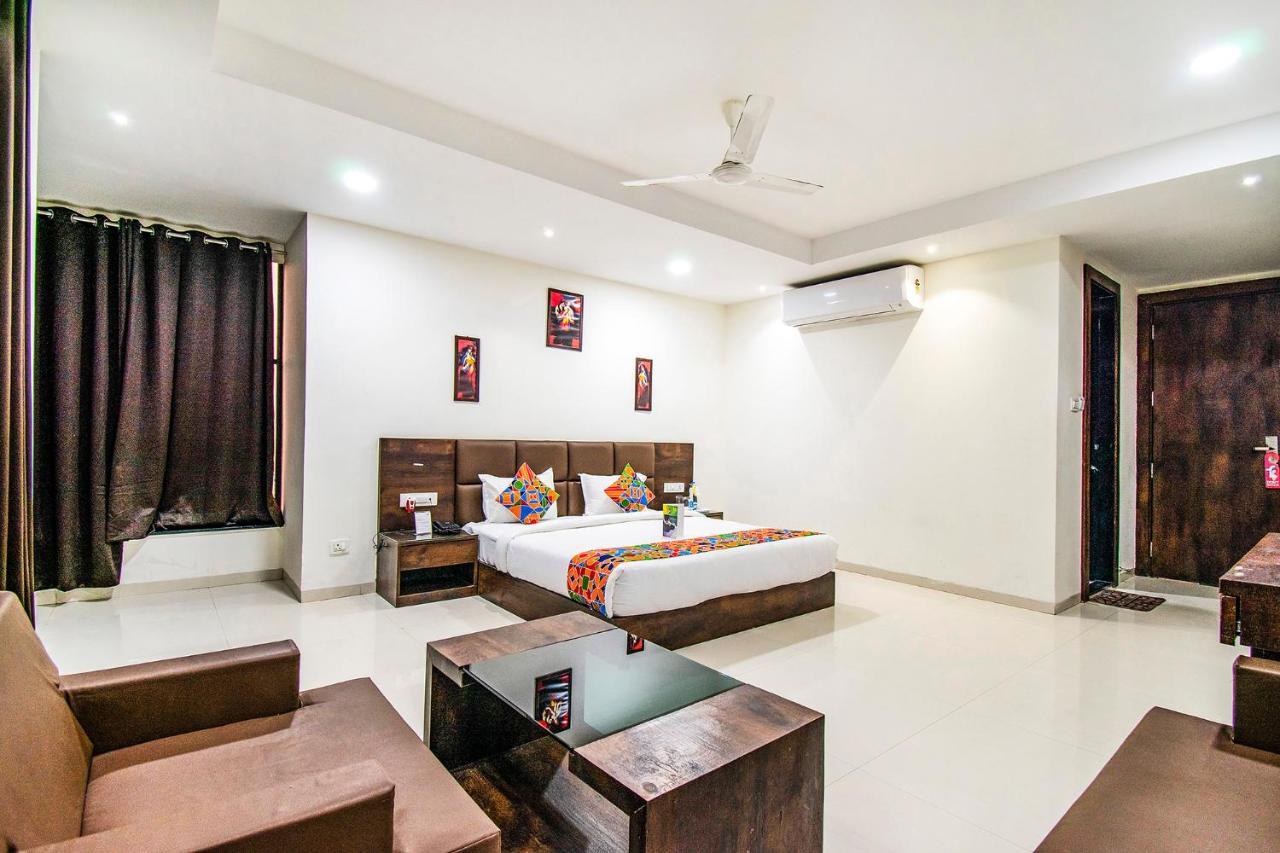 Fabhotel Amrit Greens Indore Airport Eksteriør billede