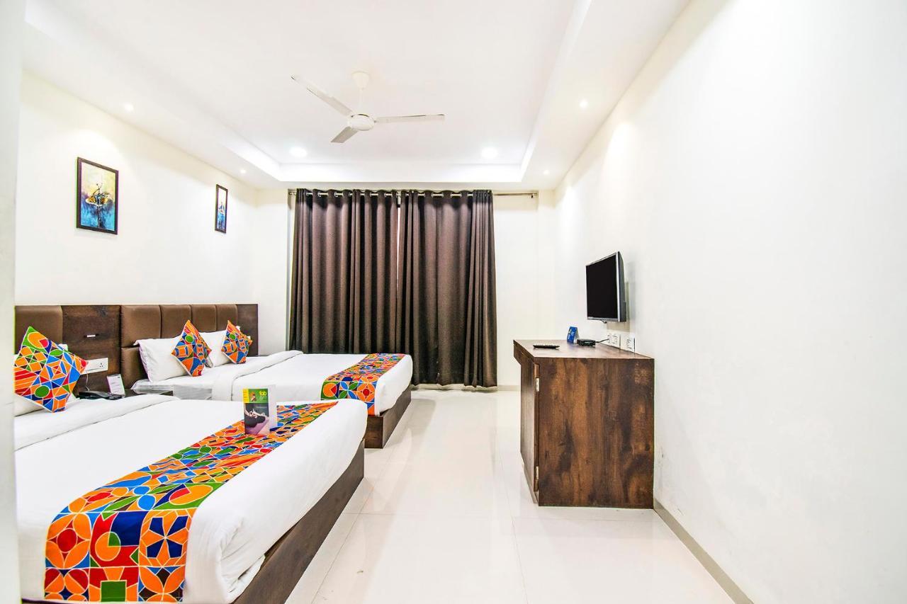 Fabhotel Amrit Greens Indore Airport Eksteriør billede