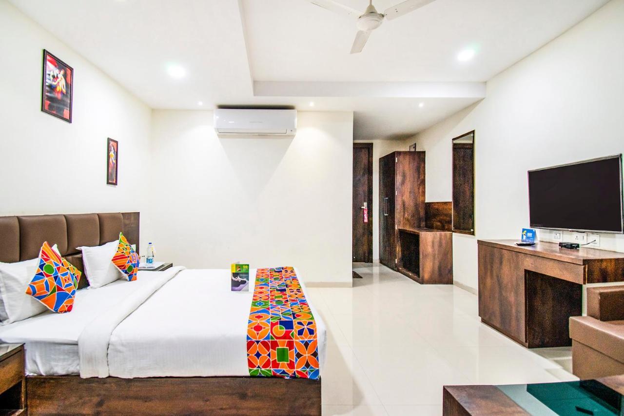 Fabhotel Amrit Greens Indore Airport Eksteriør billede